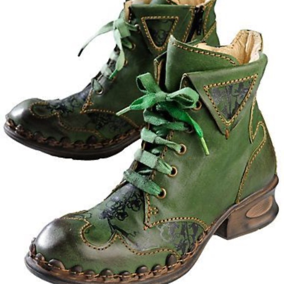 Rovers Shoes - Very rare! Handmade in Portugal- NIB Rovers Terra boots in kiwi green